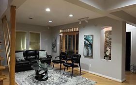 Super Deluxe Private Room Next To Toronto P2C
